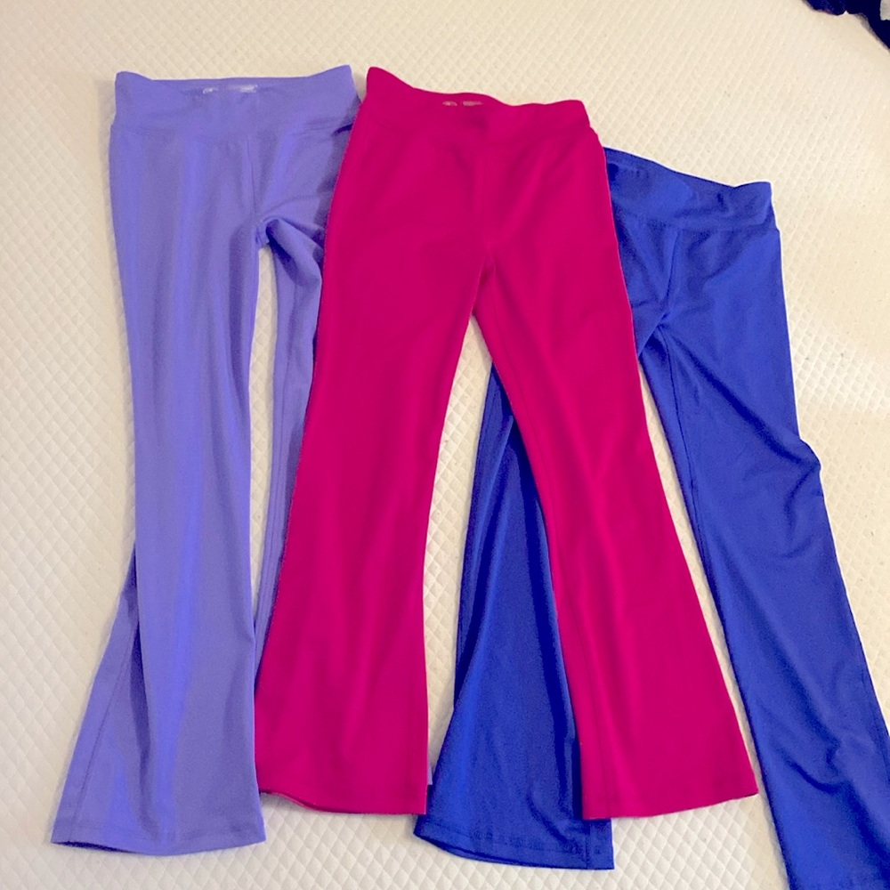 My daughter loves selling her stuff and I love too so she asked me so I did!